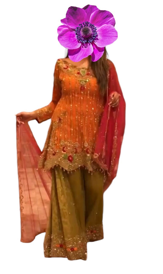 Rent 7aatrang Luxury Mehndi Sharara